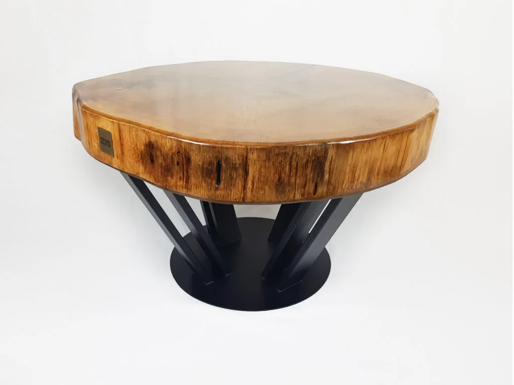 Stół z żywicą epoksydową i monolitu drewna - kolekcja Opari Design