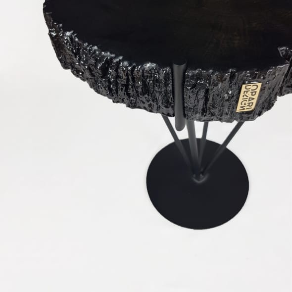 5z Stolik kawowy z żywicą epoksydową Shine - czarny plaster dębu z pęknięciem wypełnionym żywicą z kryształami, Opari Design